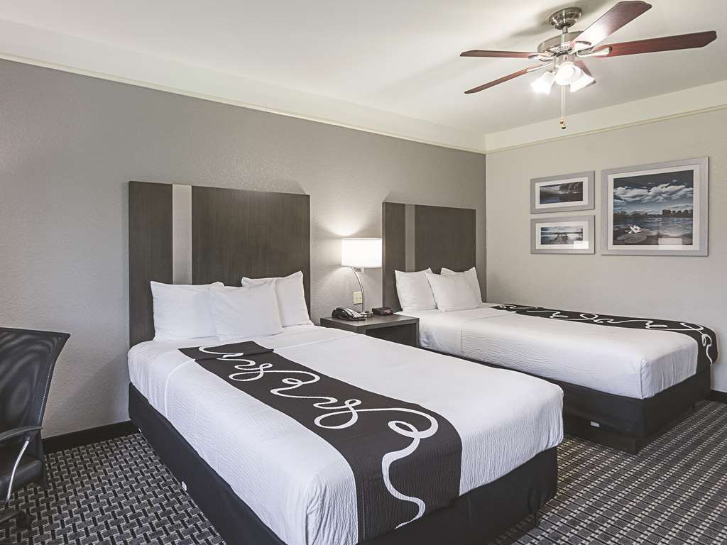 La Quinta By Wyndham Conroe Hotel Phòng bức ảnh